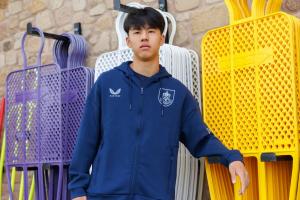 留洋英國(guó)！官方：19歲張家鳴加盟伯恩利，下賽季代表U21征戰(zhàn)PL2