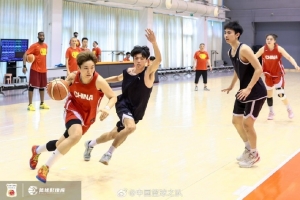 備戰(zhàn)進(jìn)行時(shí)！中國(guó)女籃與北體大男籃進(jìn)行了對(duì)抗訓(xùn)練