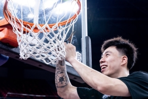張鎮(zhèn)麟：在全新體系&隊友身邊拿下總冠軍 是對我最大的認可