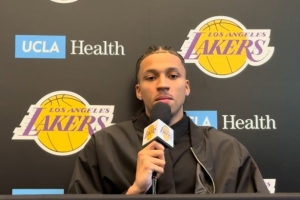 卡梅隆·卡爾談掉到24順位：當(dāng)時我在想我要去湖人了 更多是興奮