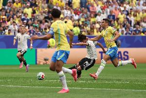 日本1-0領先巴西！佐野海舟一條龍低射破門，達尼洛傳球被斷