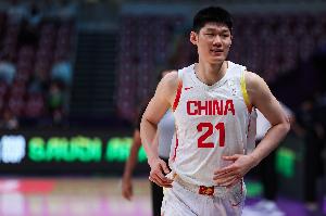 效率高高！胡金秋首節(jié)3中2得到4分 還上演精彩暴扣