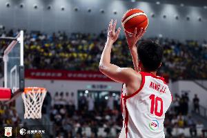媒體人：王俊杰遇到渡邊雄太&在對位上完全吃癟 這是成長重要一課
