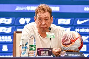 斯盧茨基：明天特謝拉可以回到陣容，但球隊傷病情況沒有徹底扭轉(zhuǎn)