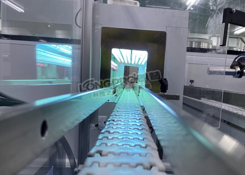 瓶子輸送線殺菌.jpg 瓶子輸送線殺菌.jpg